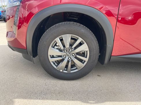 Certified 2026 Nissan Pathfinder SV FWD image 27