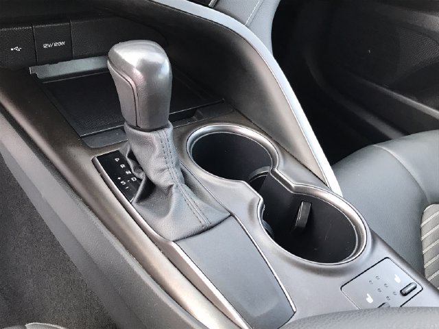 Used 2024 Toyota Camry SE FWD image 6
