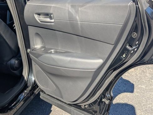 Used 2025 Toyota Corolla Cross AWD Hybrid image 15