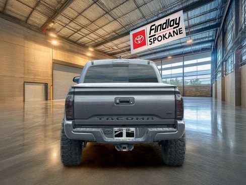 Used 2020 Toyota Tacoma TRD Off-Road w/ TRD Premium Off Road Package AWD/4WD image 5