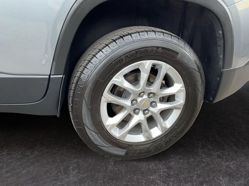 Used 2019 Chevrolet Traverse LS FWD image 9