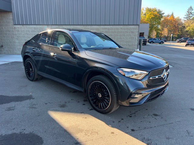 Used 2026 Mercedes-Benz GLC 300 4MATIC image 3