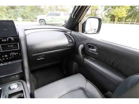 Used 2024 Nissan Armada SL w/ Midnight Edition Package image 8