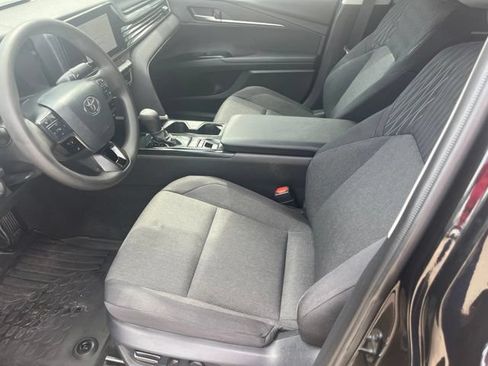 Used 2025 Toyota Camry LE w/ Convenience Package FWD image 8