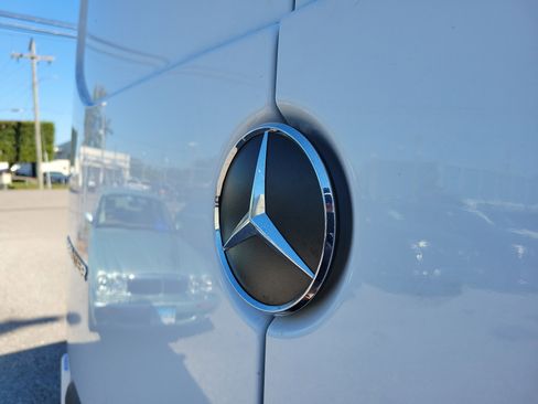Used 2024 Mercedes-Benz Sprinter 3500 w/ Parking Package image 7