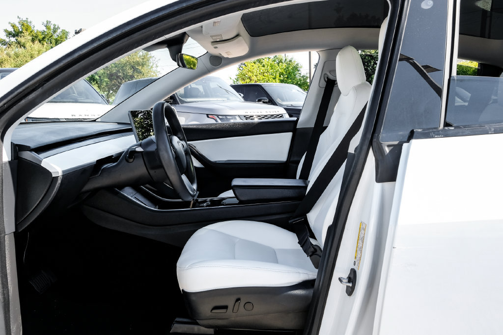 Used 2020 Tesla Model Y Long Range AWD/4WD image 23