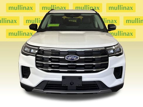 New 2026 Ford Explorer Active RWD image 16