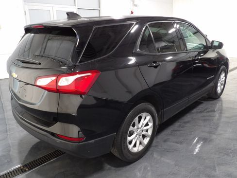 Used 2019 Chevrolet Equinox LS w/ LS Convenience Package FWD image 4