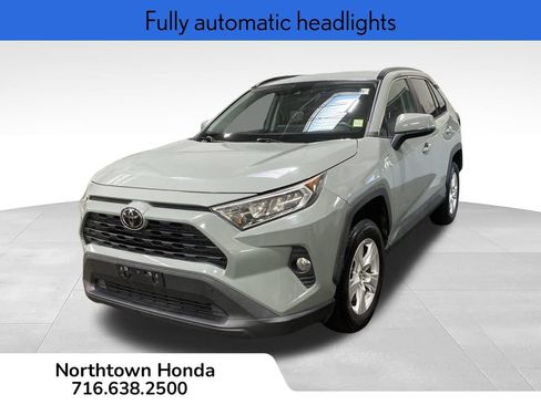 Used 2021 Toyota RAV4 XLE FWD image 5
