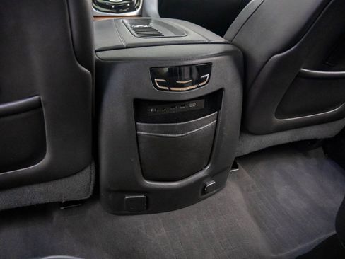 Used 2019 Cadillac Escalade Luxury image 21
