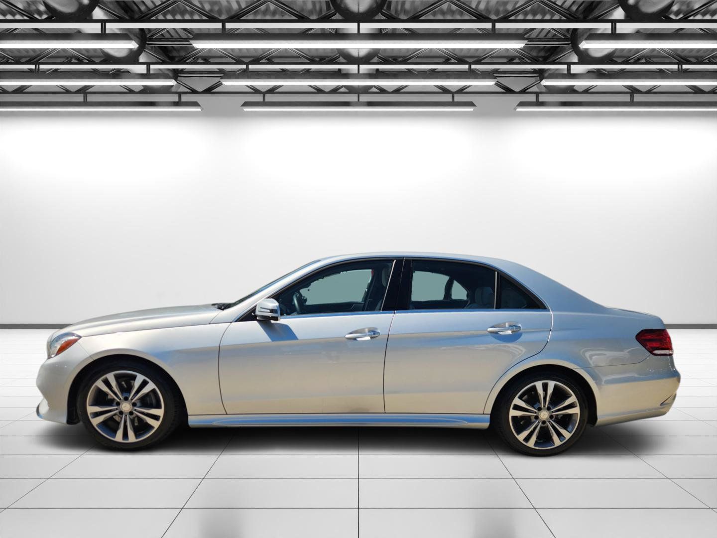 Used 2016 Mercedes-Benz E 350 Sedan image 6