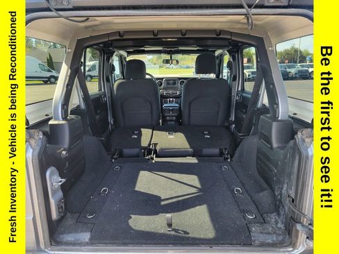 Used 2018 Jeep Wrangler Unlimited Sport S AWD/4WD image 35