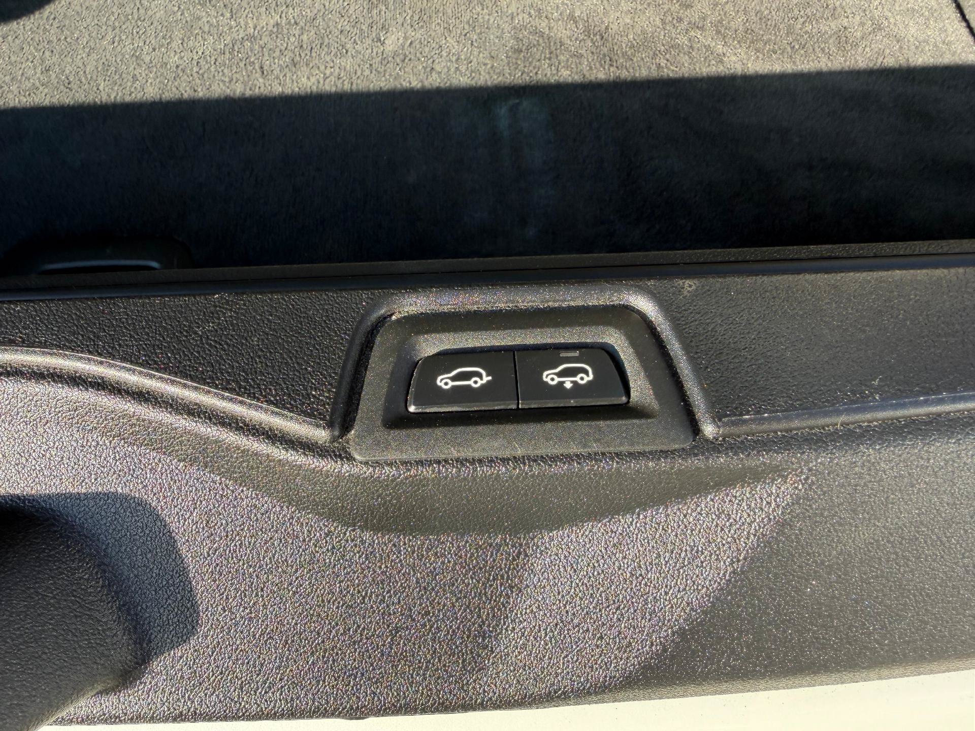 Used 2024 BMW X7 xDrive40i w/ Premium Package AWD/4WD image 14