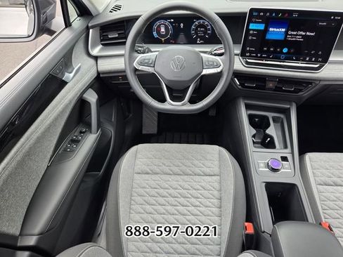 Used 2025 Volkswagen Tiguan S FWD image 12