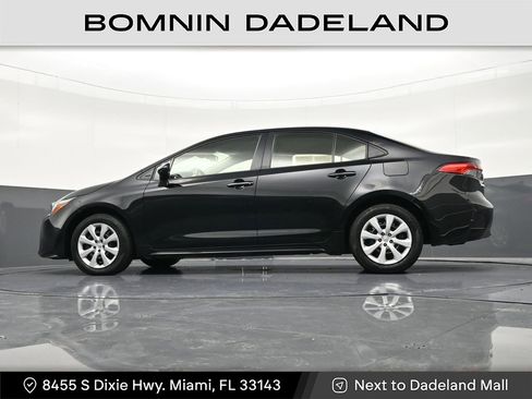 Used 2024 Toyota Corolla LE image 27