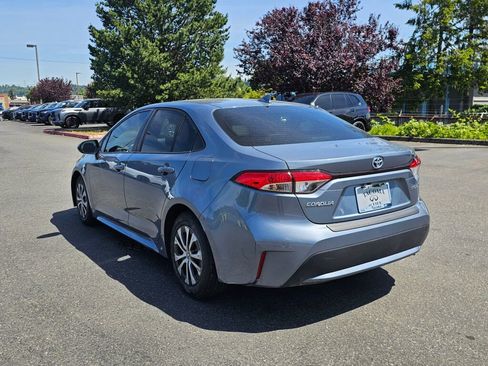 Used 2022 Toyota Corolla LE w/ Premium Interior Package FWD image 5