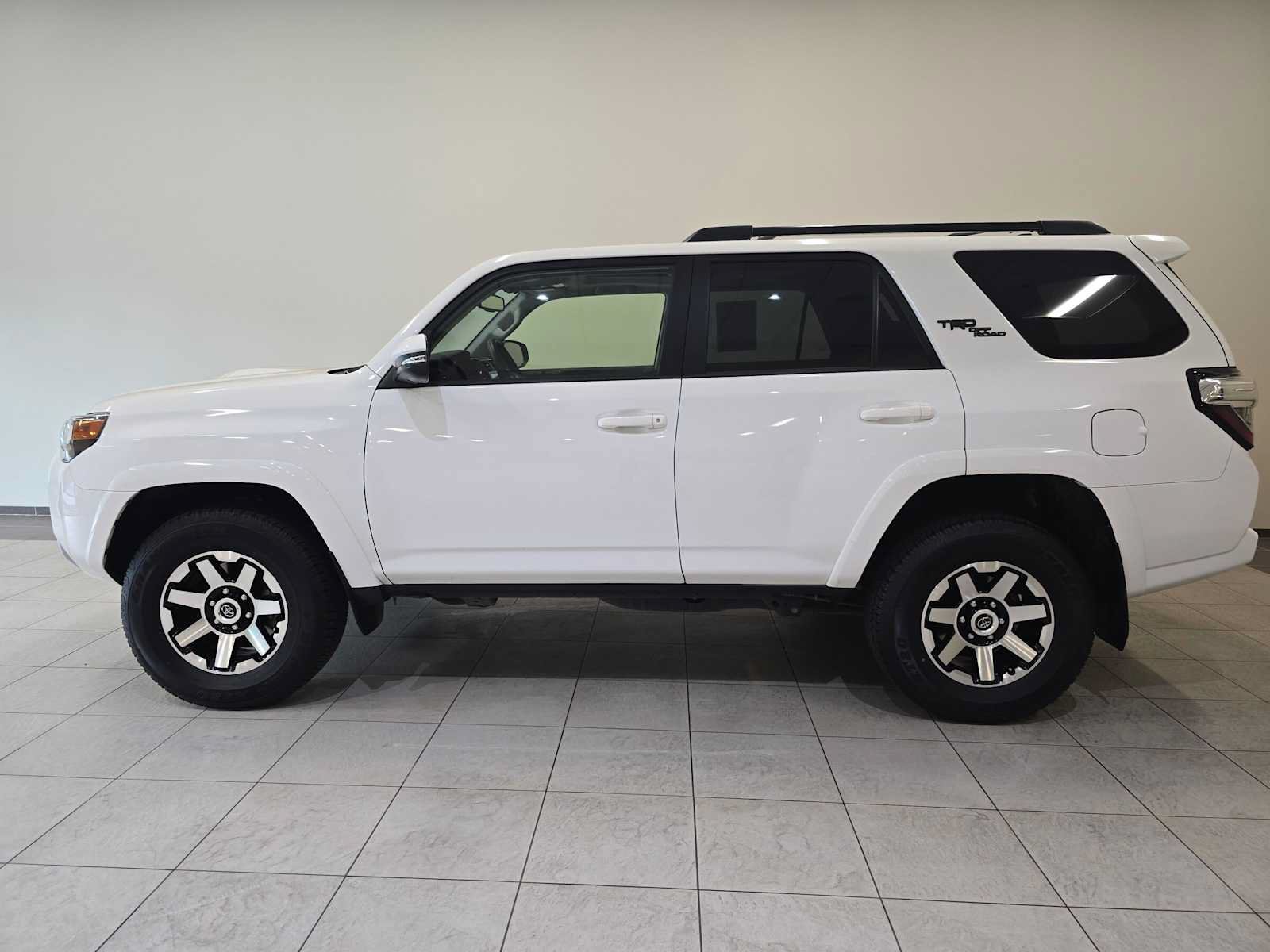 Certified 2024 Toyota 4Runner TRD Off-Road Premium w/ Moonroof Package AWD/4WD image 3