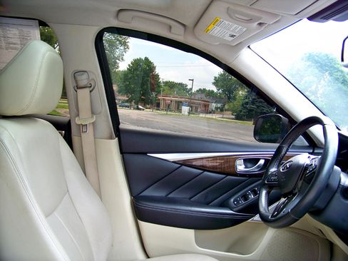 Used 2018 INFINITI Q50 Luxe w/ Sensory Package (Luxe) image 13