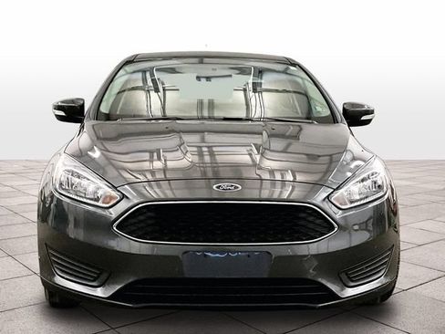 Used 2015 Ford Focus SE FWD image 3