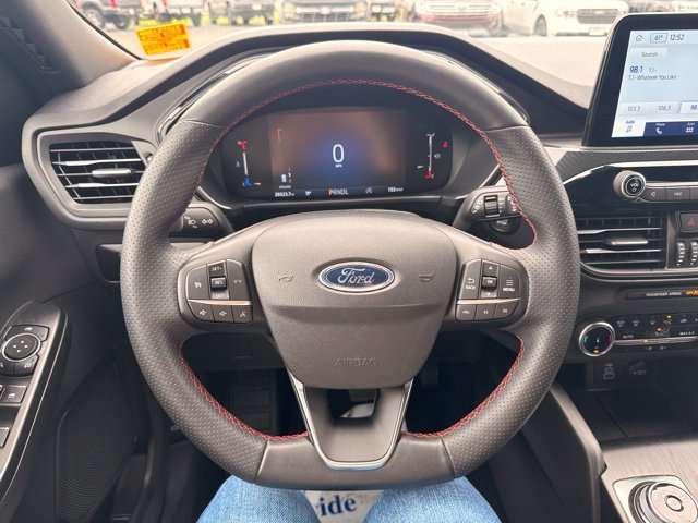 Used 2025 Ford Escape ST-Line FWD image 19