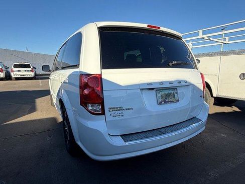 Used 2015 Dodge Grand Caravan R/T image 4