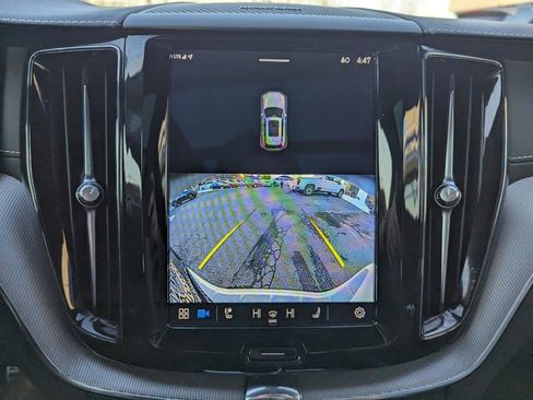 Used 2022 Volvo XC60 B5 R-Design w/ Advanced Package image 21