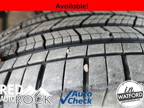 Used 2023 Jeep Grand Cherokee Laredo image 6