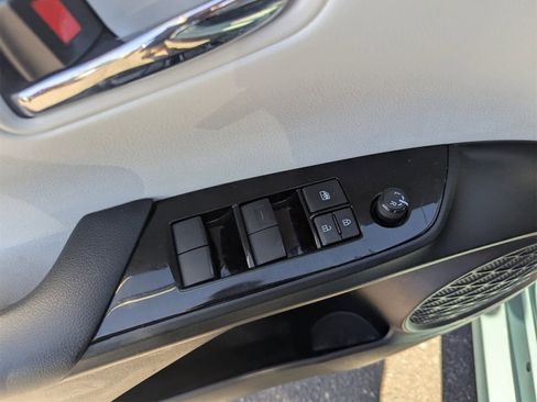 Used 2022 Toyota Prius XLE image 25