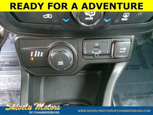 Used 2019 Jeep Renegade Latitude image 18