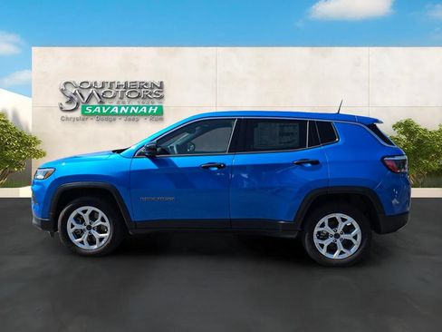 Used 2025 Jeep Compass Sport AWD/4WD image 2