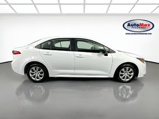 Used 2025 Toyota Corolla LE FWD image 9