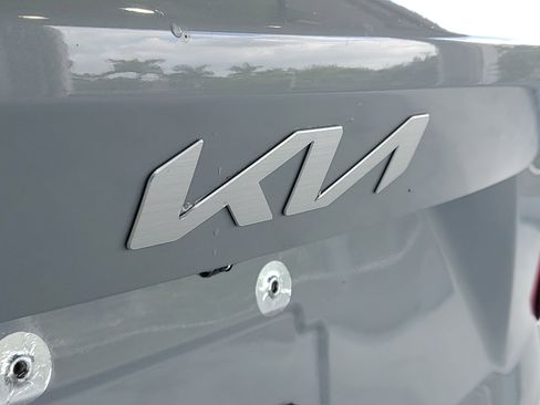 Used 2023 Kia Sorento SX image 5