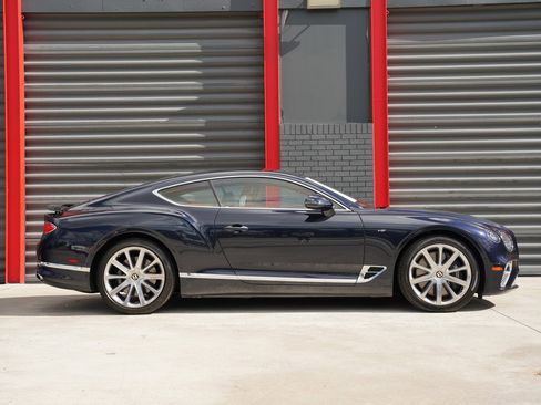 Used 2020 Bentley Continental GT image 46