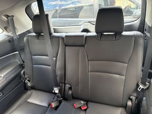 Used 2020 Honda Pilot Touring image 12
