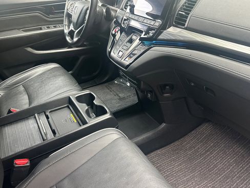 Used 2022 Honda Odyssey Elite image 13