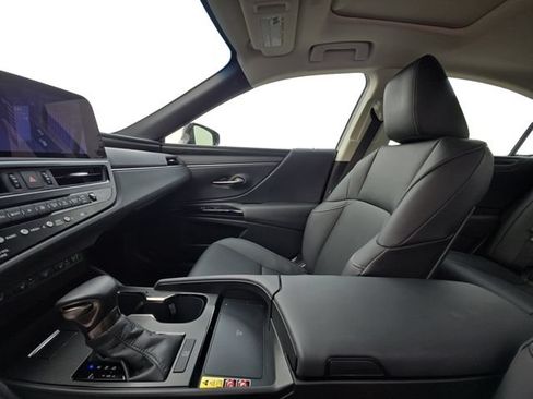 Used 2025 Lexus ES 350 w/ Technology Package FWD image 11