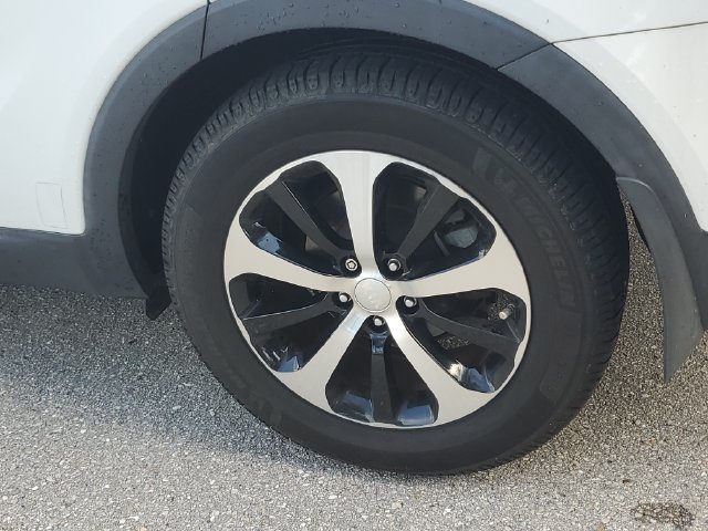 Used 2018 Kia Sorento EX FWD image 5