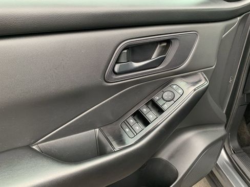 Used 2024 Nissan Rogue S image 15