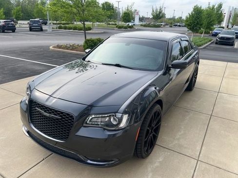 Used 2016 Chrysler 300 S image 11