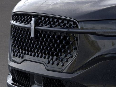 New 2026 Lincoln Nautilus Reserve image 17