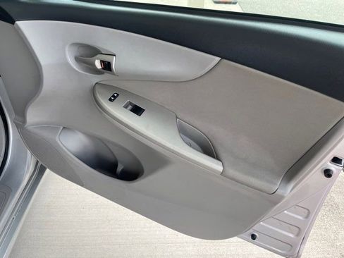 Used 2012 Toyota Corolla LE image 24