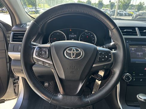 Used 2017 Toyota Camry SE FWD image 14