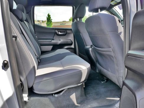 Used 2020 Toyota Tacoma TRD Sport AWD/4WD image 11