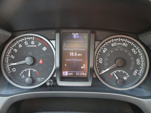 Used 2022 Toyota Tacoma SR5 AWD/4WD image 34