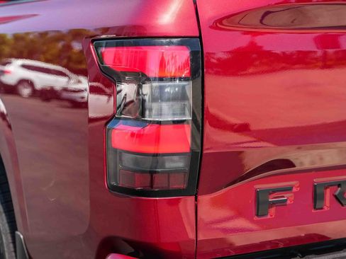Used 2023 Nissan Frontier SV w/ Technology Package RWD image 9