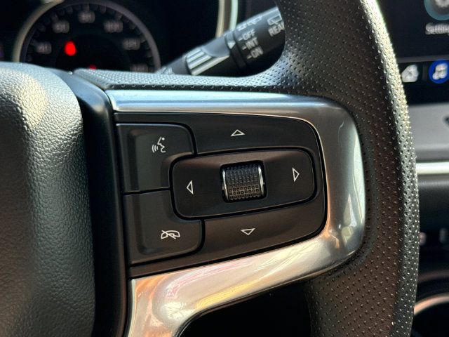Used 2025 Chevrolet Blazer LT w/ LPO, Black Grille Bar Package FWD image 27