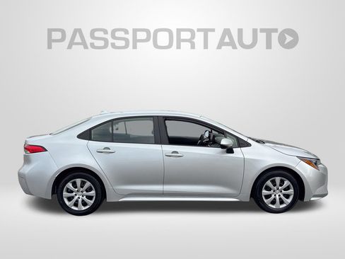 Used 2025 Toyota Corolla LE FWD image 9