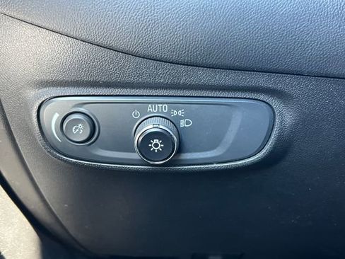 Used 2022 Chevrolet Equinox LT AWD/4WD image 18