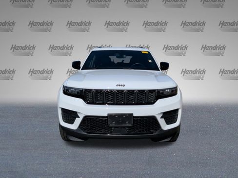 Used 2022 Jeep Grand Cherokee Altitude image 5