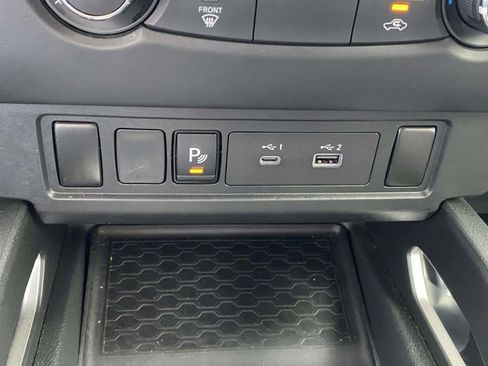 Used 2023 Nissan Frontier SV w/ Technology Package image 27